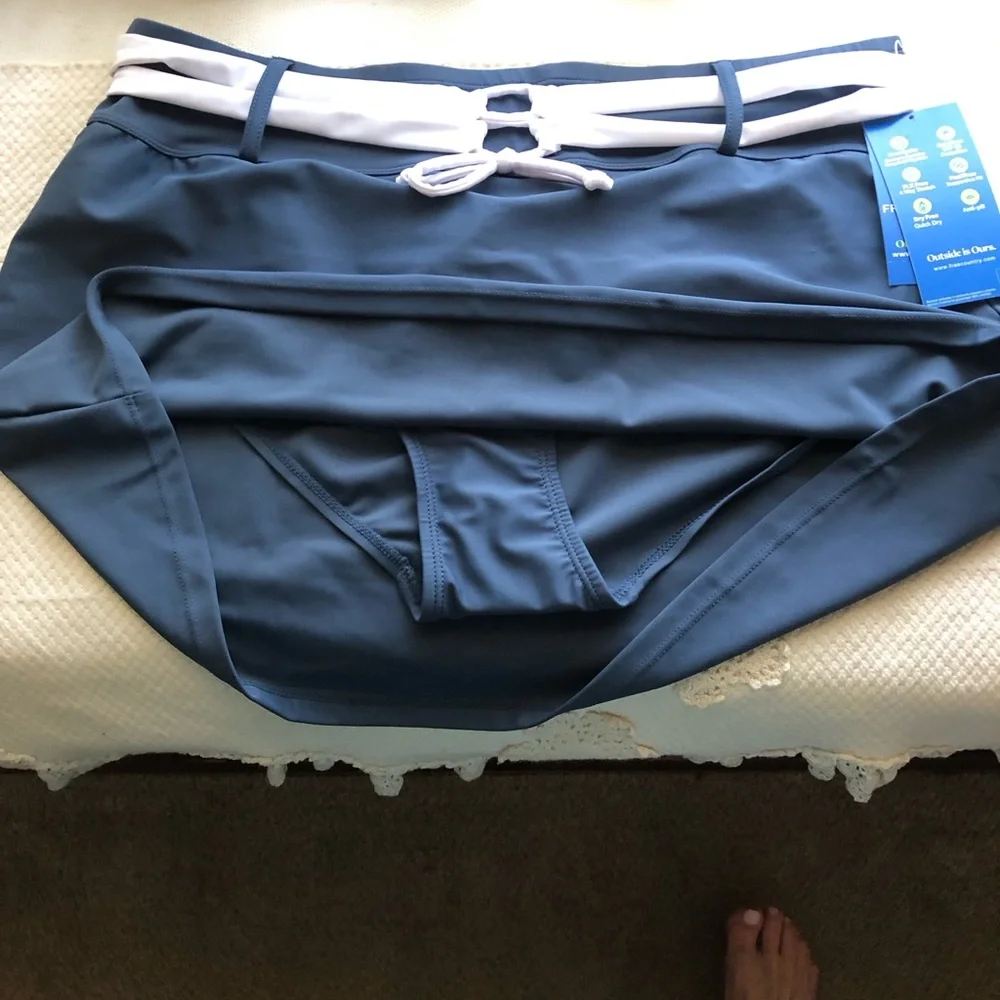 Stylish Blue and White Women's swimsuit skirt - Picture 2 of 9